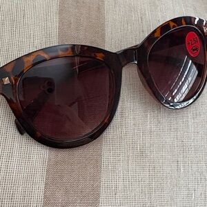 Elegant Tortoise Shell Sunglasses & Bifocals 2.5
